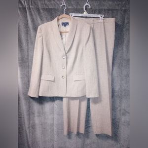 Evan Picone Tan Pants Suit Size 16